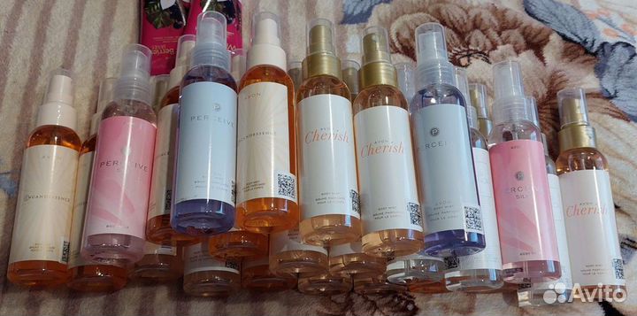 Парфюмированные спреи для тела. Эйвон. Новые