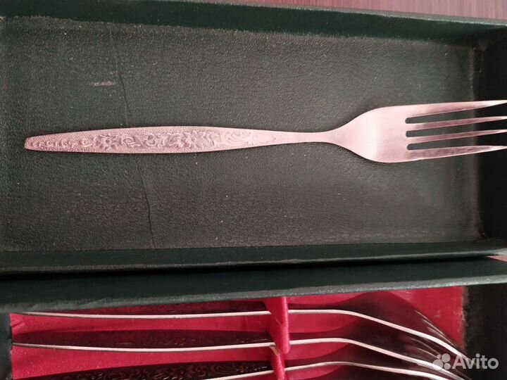 Сахарница, ложки, вилки