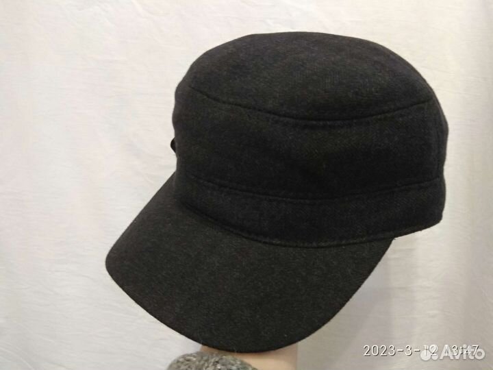 Кепки утепленные разные. Новые