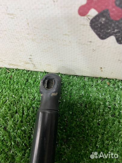 Амортизатор багажника Opel astra H