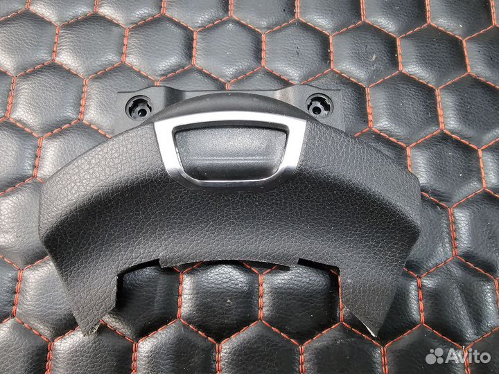 Кнопка открытия подлокотника Mercedes W213