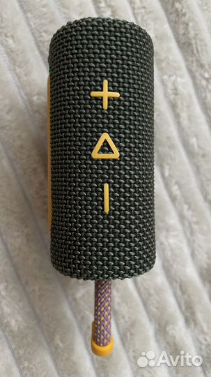 Портативная колонка jbl