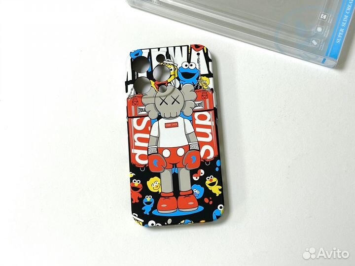 Чехол на iPhone 13 Pro Kaws