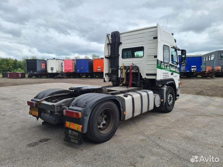 В разборке грузовик Volvo,FM 2001-2005