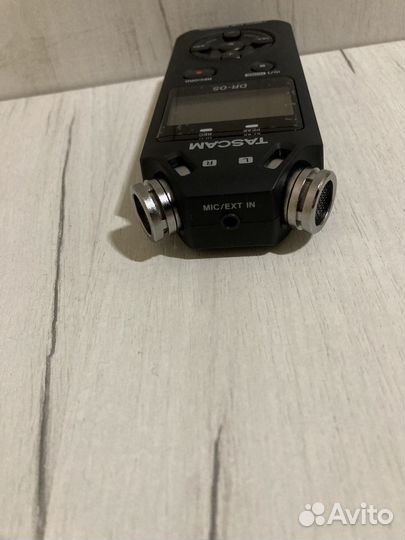 Рекордер tascam DR-05