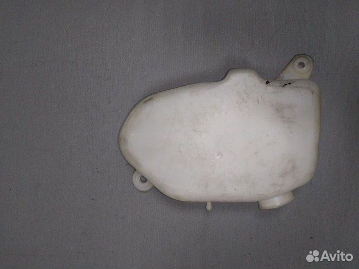 Бачок омывателя заднего стекла Mitsubishi Pajero