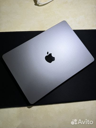 Apple macbook air 13. 6