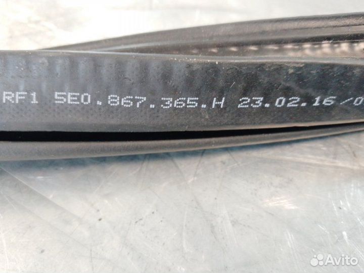 Уплотнитель двери Skoda Octavia Rs (A7) 2013-2020