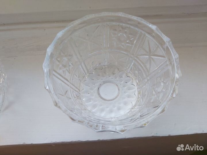 Хрустальная посуда (вазы, салатницы, рюмка)