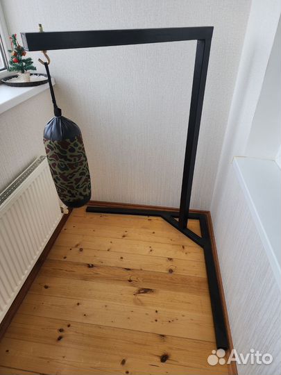 Стойка под боксерскую грушу