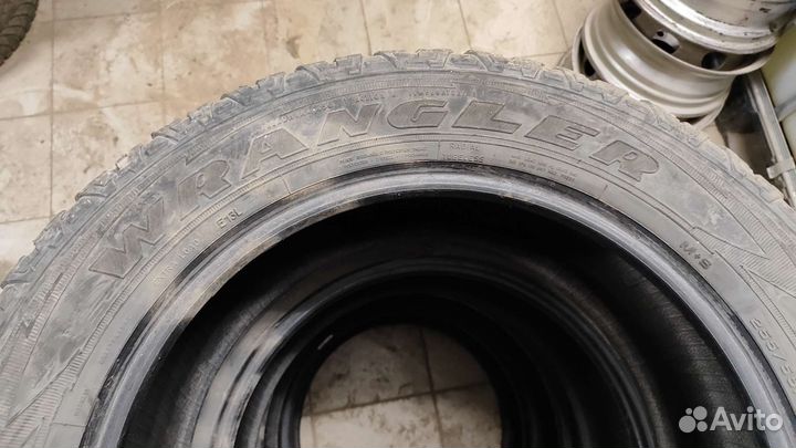 Goodyear Wrangler All-Terrain Adventure With Kevlar 255/55 R19