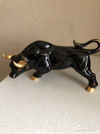 Статуэтка- бутылка Бык