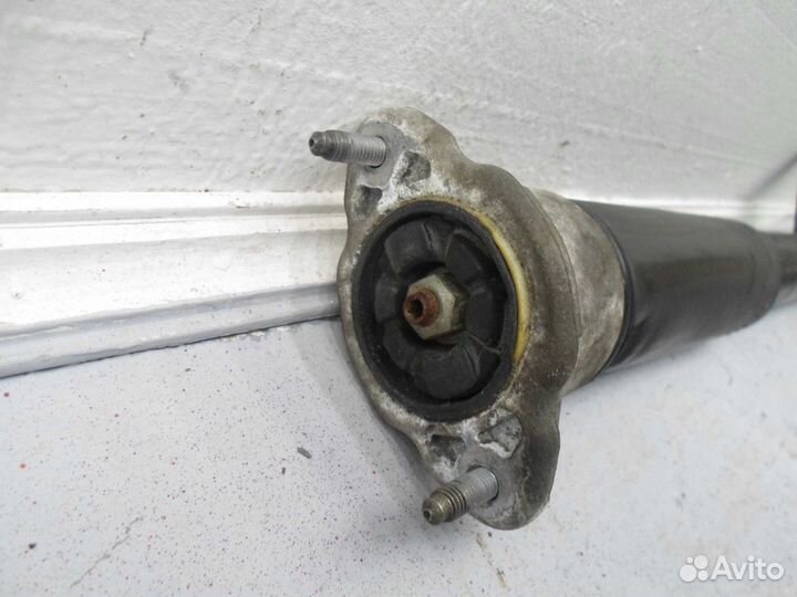 Амортизатор задний L Mercedes CLS W218 2183200130