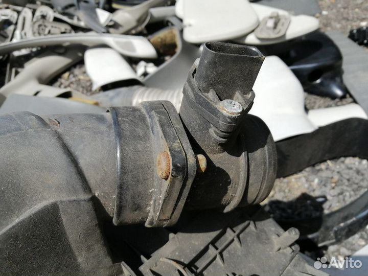 Расходомер воздуха Volkswagen Sharan