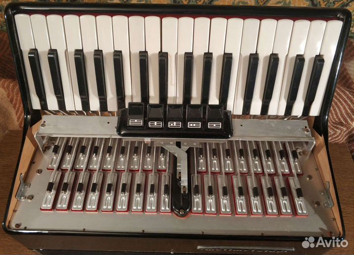 Аккордеон weltmeister serino