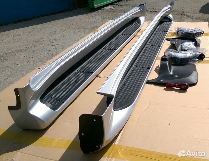 Lexus LX570 Пороги штатные стандартные L2XM9