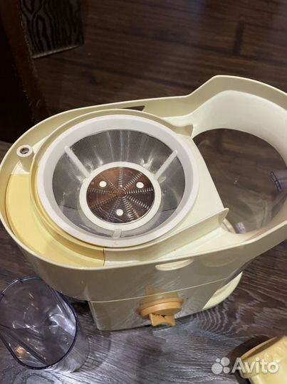 Соковыжималка Binatone