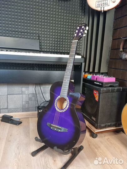 Походная акустическая гитара + аксессуары