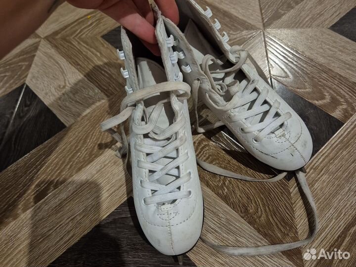 Коньки фигурные