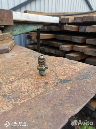 Штуцера различного гидрооборудования спецтехники