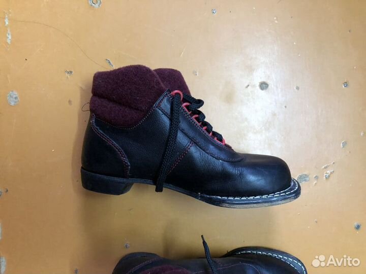 Лыжные ботинки