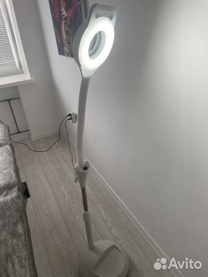 Напольная лампа