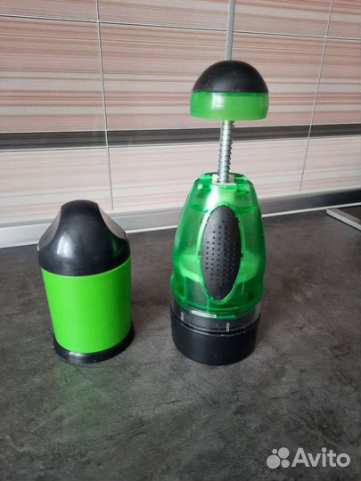 Измельчитель, терка