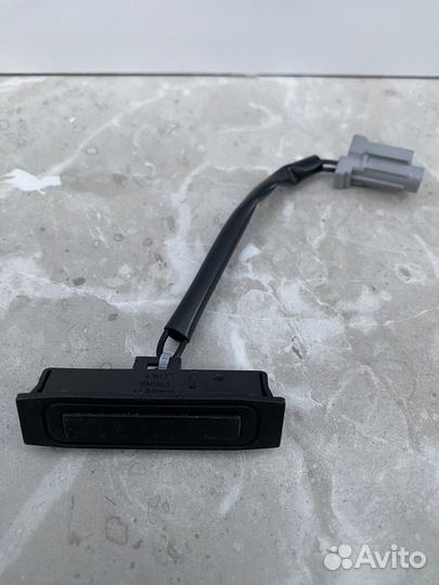 Кнопка багажника Nissan, Subaru и Renault