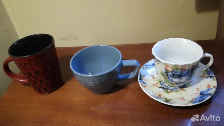 Набор посуды-сковородка-тарелки-кружки-ваза +доста