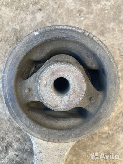 Honda Civic 5D подушка двигателя верхняя