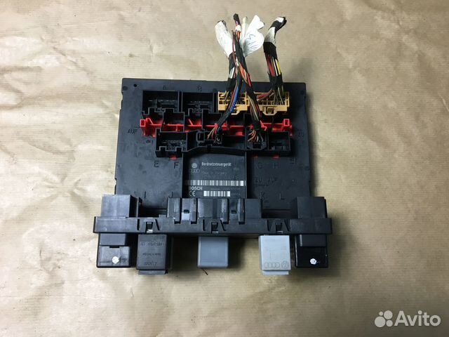 Блок управления бортовой сети Volkswagen Tiguan