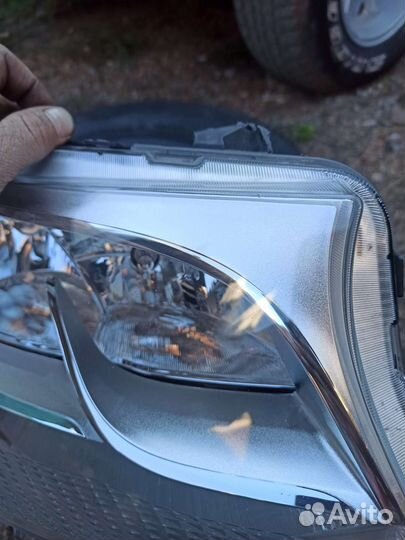 Фара передняя правая на Мерседес спринтер 907