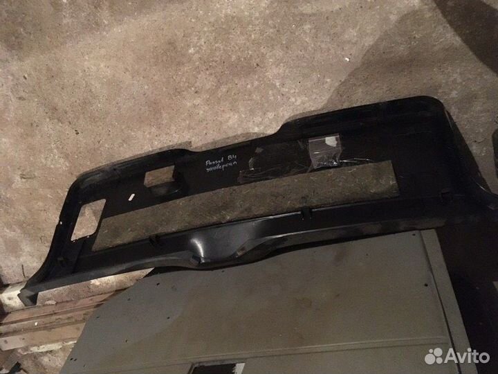 Обшивка крышки багажника Volkswagen Passat B4