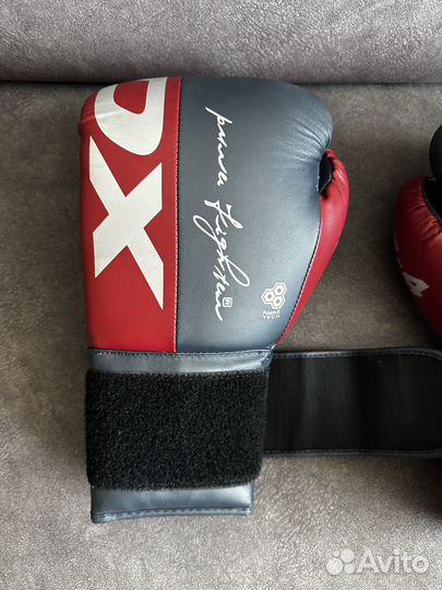 Боксерские перчатки 14 oz RDX