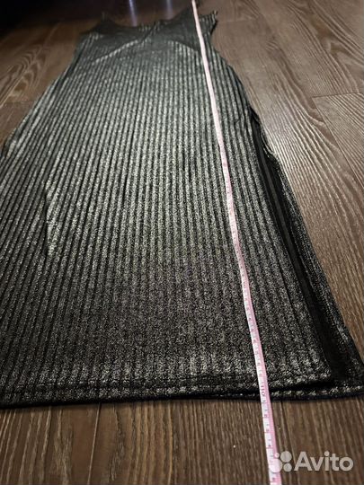 Платья миди металлик и мини бежевого цвета