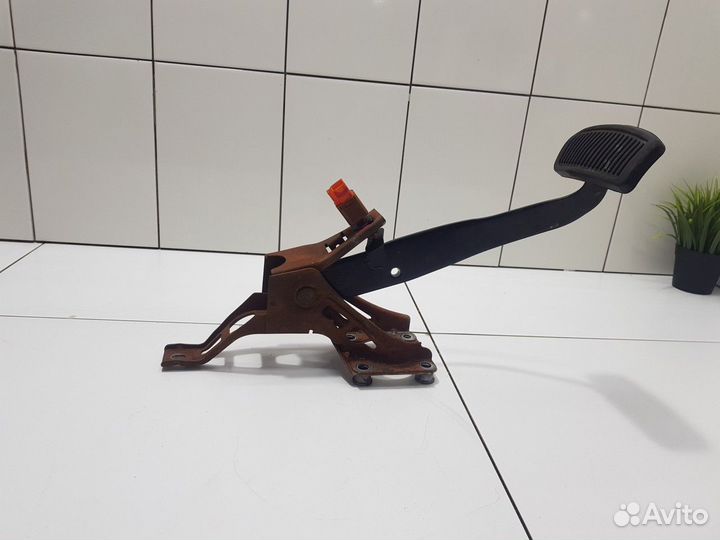 Педаль тормоза (Changan CS35plus)