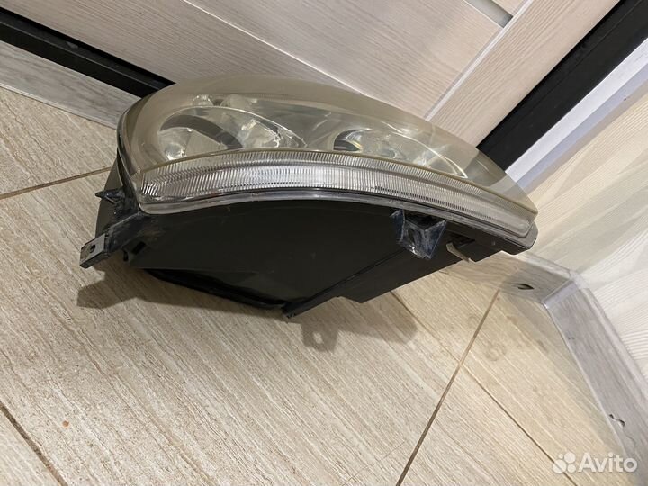 Фара Лада приора Правая