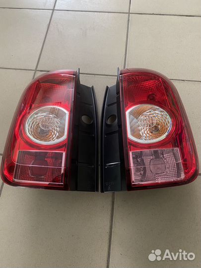 Фонарь задний левый/правый на Renault Duster