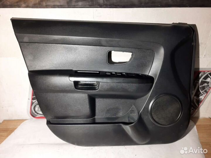 Обшивка двери передняя R и L KIA Soul