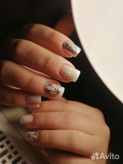 Маникюр и педикюр