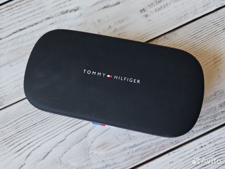Футляр для очков tommy hilfiger очечник