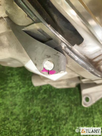 Фара передняя левая toyota crown majesta