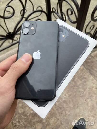 iPhone 11, 64 ГБ