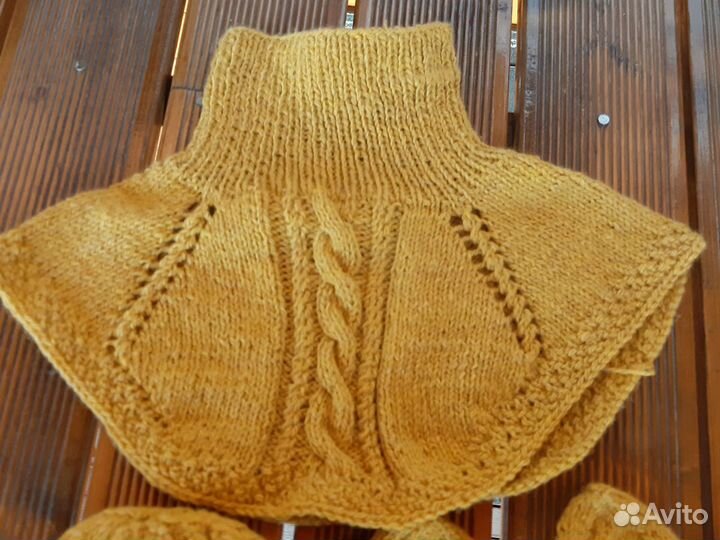 Варежки, шапка и манежка ручной работы