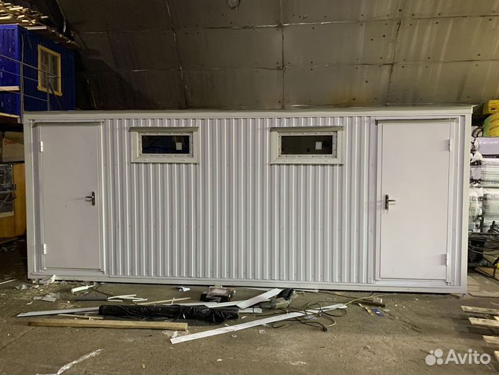 Быстровозводимое здание с санузлом