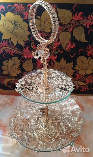 Двухъярусная праздничная фруктовница