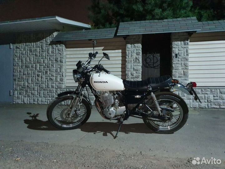 Honda Cb400ss-e