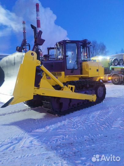 Машинист бульдозера Четра Т-11