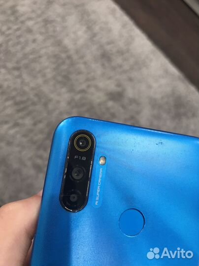 Телефон Realme c3