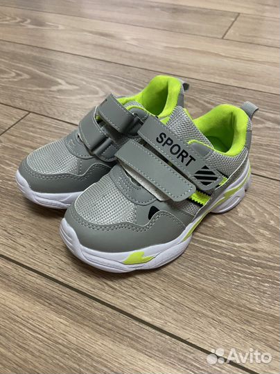 Кроссовки новые 29 размер